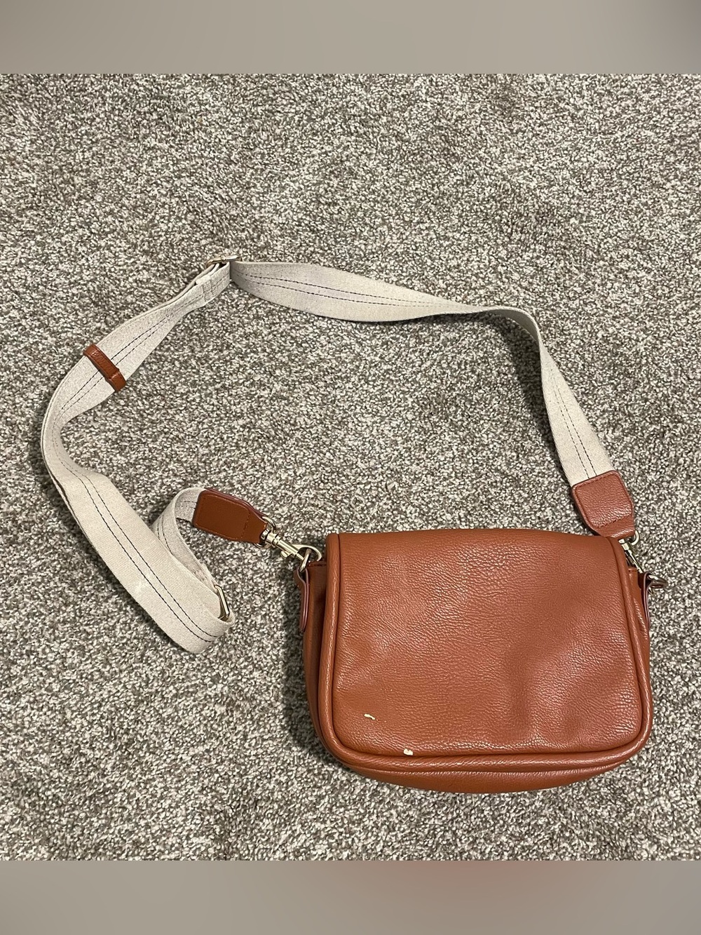 Universal Thread Tan/Brown Faux Leather Crossbody Bag